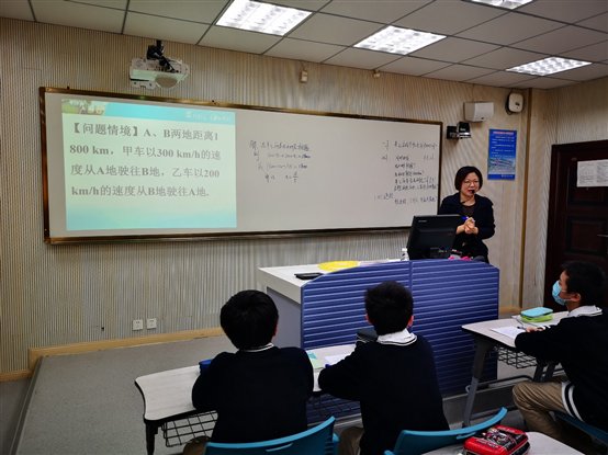 一(yī)群人(rén)在看(kàn)電(diàn)腦(nǎo)
描述已自(zì)動生(shēng)成