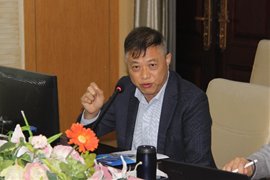 圖片包含 人(rén), 室內(nèi), 桌子(zǐ), 食物(wù)
描述已自(zì)動生(shēng)成